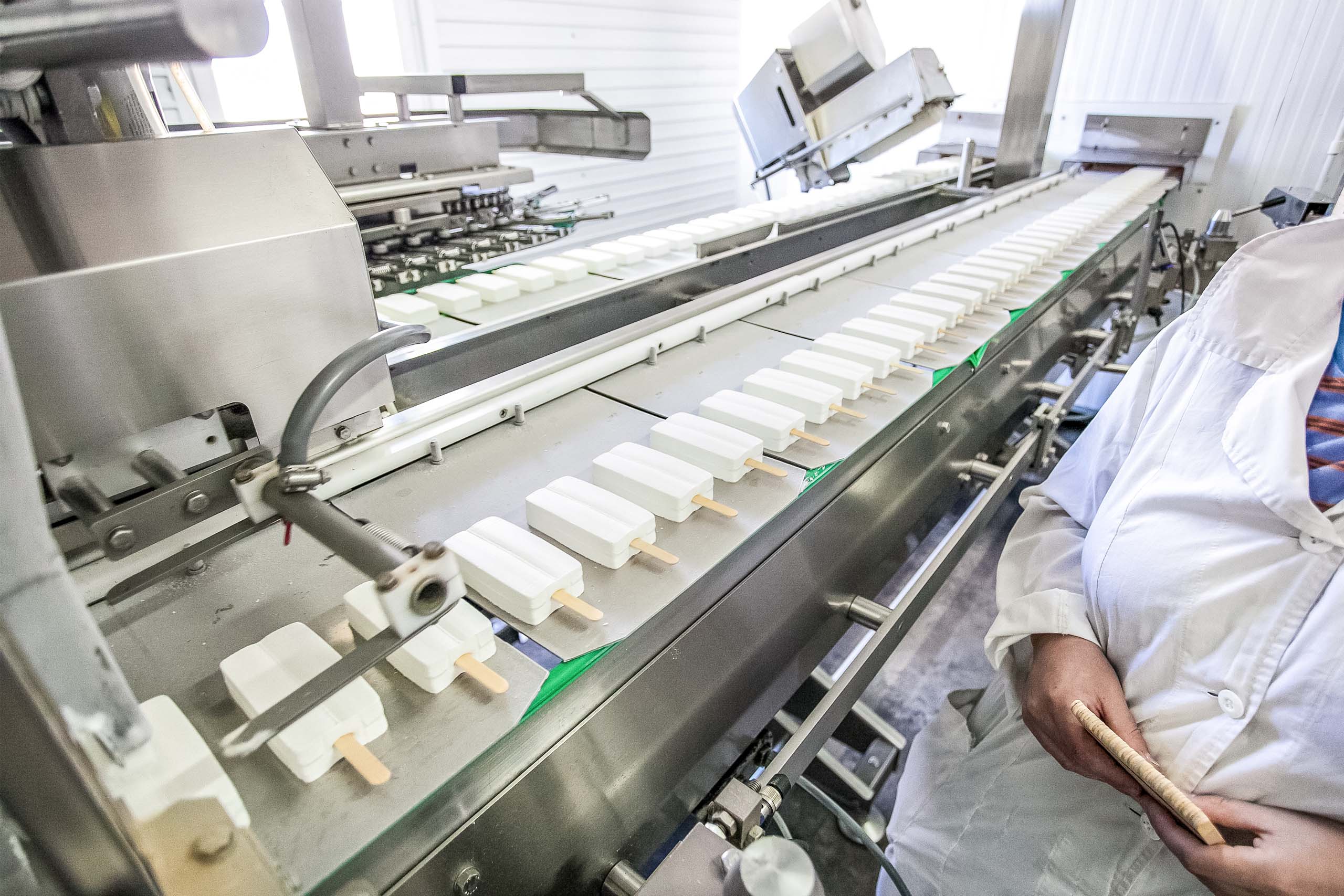 IQF freezing of ice cream sticks